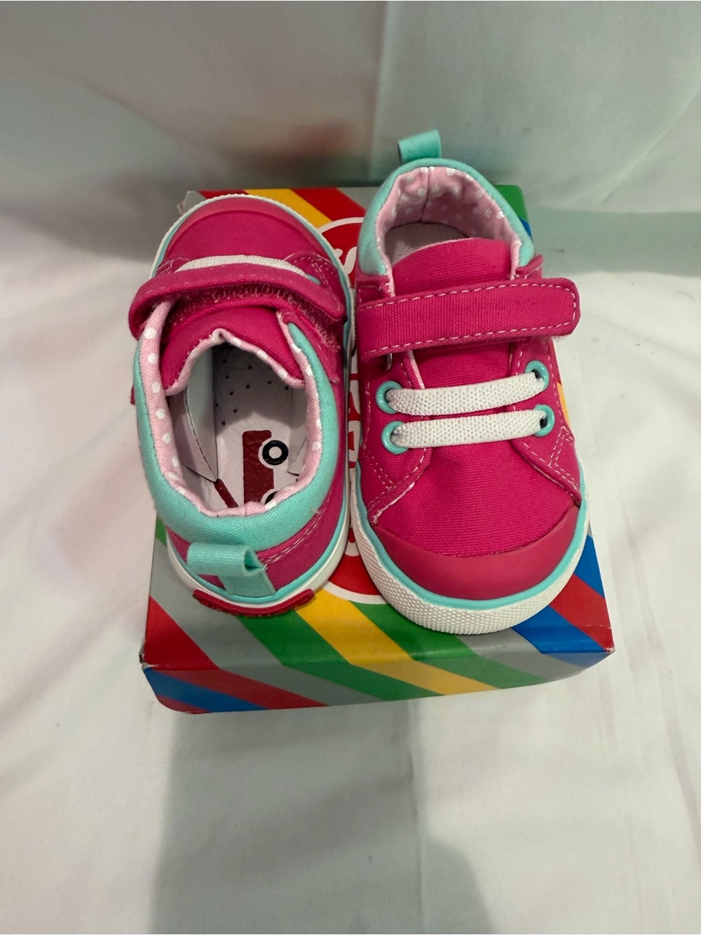 NWT See Kai Run Stevie Hot Pink Sneaker Toddler Size 4 Aqua Trim